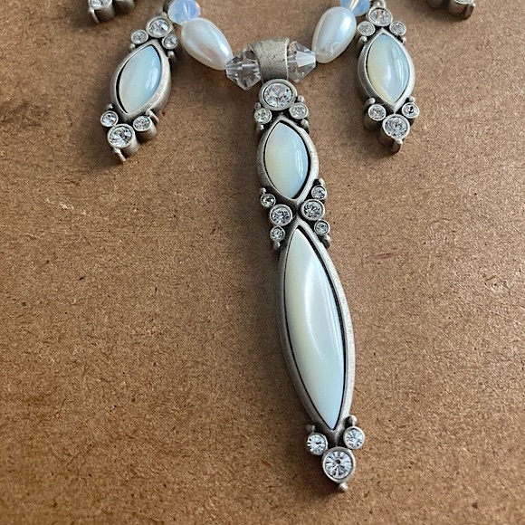 MYKA Statement Necklace - Picture 4 of 9